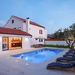 Villa Elaia Sukošan