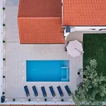 Elaia Villa *