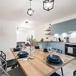 Elaia Villa *