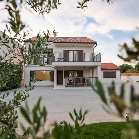 Elaia Villa