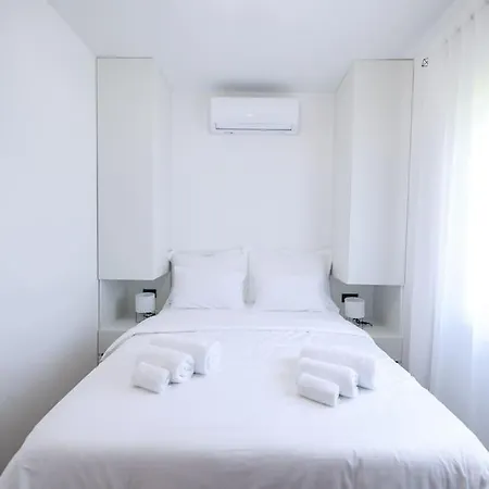 Elaia Villa *