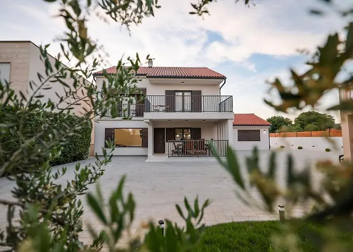 Elaia Villa